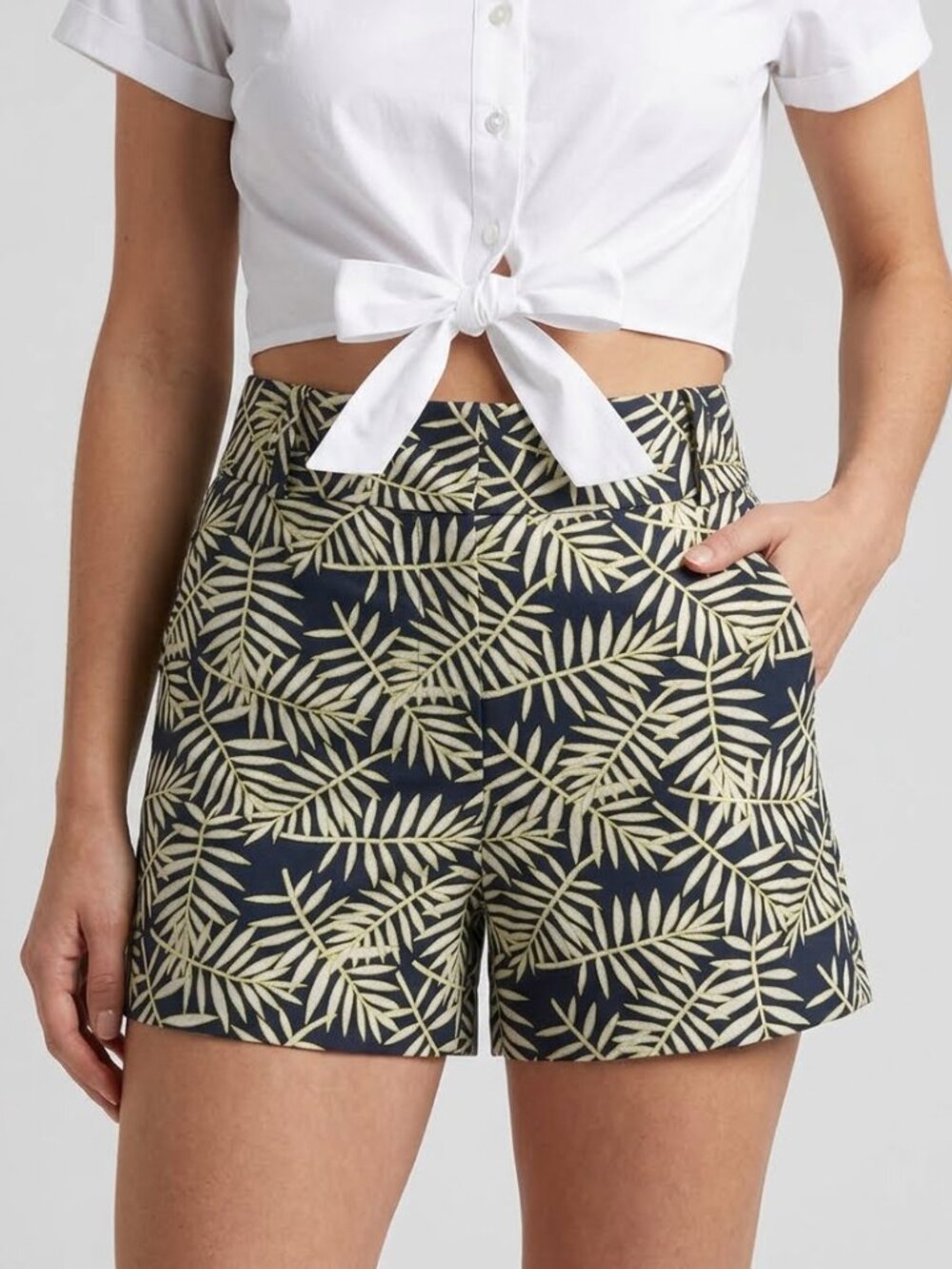 ANN TAYLOR BLUE & GREEN PALM PRINT CASUAL CITY MODERN SHORTS SIZE: 16 NWT